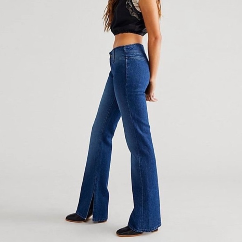 We The Free Jeans Low Rise Slim Flare Blue Denim Stillwater Women’s Size 28